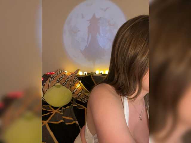 Lisuniyaa live cam on BongaCams