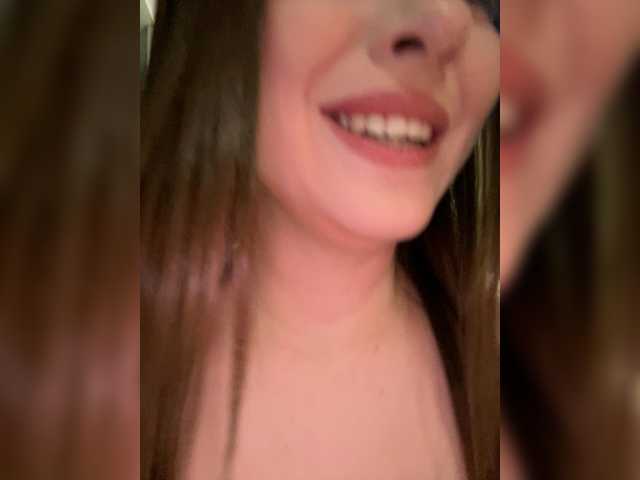Lisuniyaa live cam on BongaCams