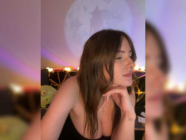 Lisuniyaa live cam on BongaCams