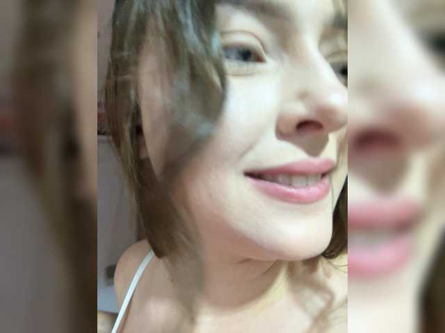 Lisuniyaa live cam on BongaCams