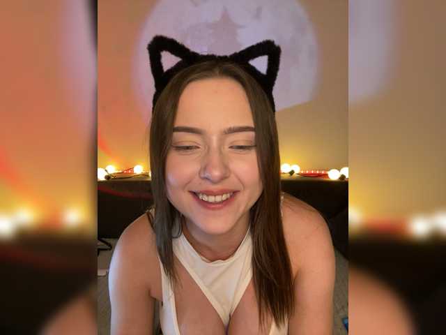 Lisuniyaa live cam on BongaCams