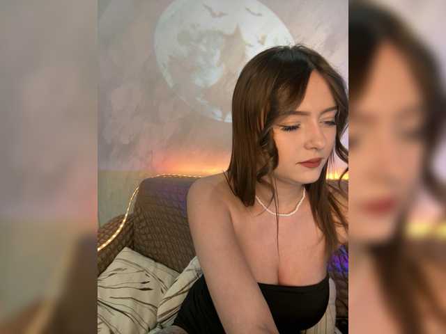 Lisuniyaa's BongaCams show and profile
