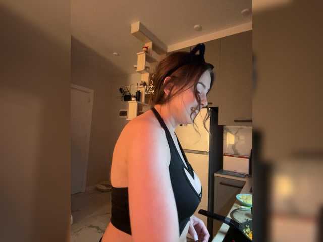 Lisuniyaa live cam on BongaCams