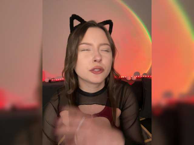 Lisuniyaa live cam on BongaCams