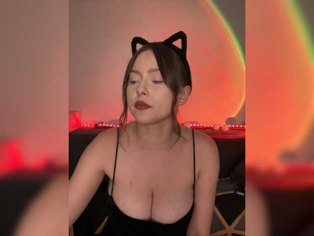 Lisuniyaa live cam on BongaCams