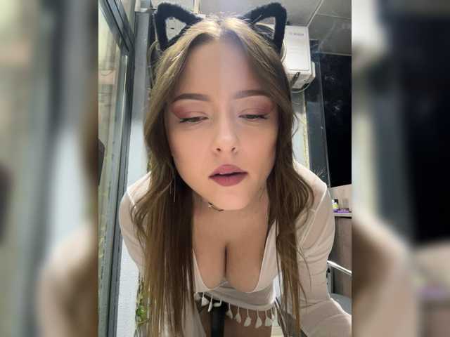 Lisuniyaa live cam on BongaCams