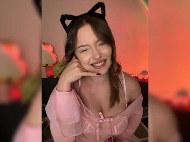 Lisuniyaa live cam on BongaCams
