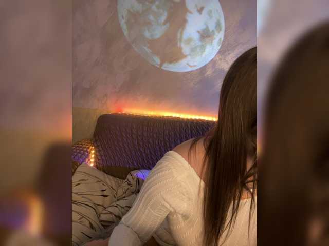 Lisuniyaa's BongaCams show and profile