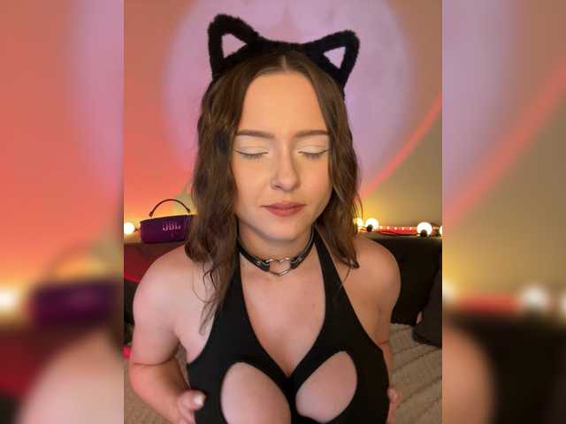Lisuniyaa live cam on BongaCams