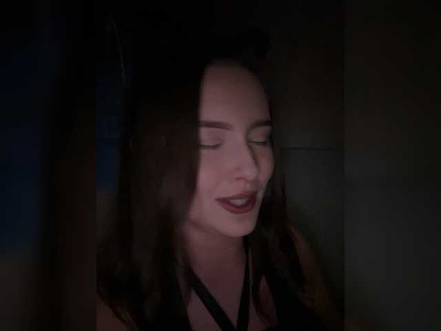 Lisuniyaa live cam on BongaCams