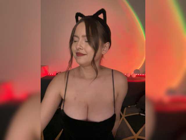 Lisuniyaa live cam on BongaCams