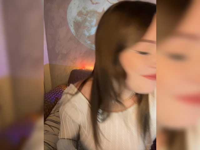 Lisuniyaa's BongaCams show and profile