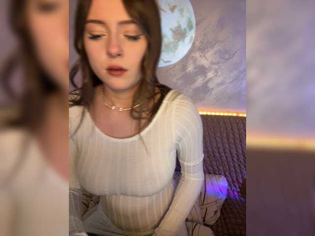 Lisuniyaa's BongaCams show and profile