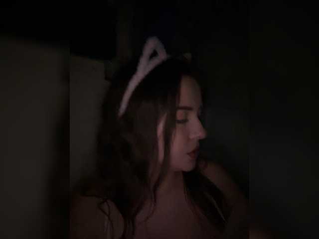 Lisuniyaa live cam on BongaCams