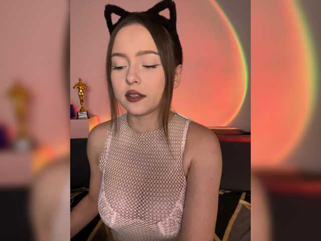 Lisuniyaa live cam on BongaCams