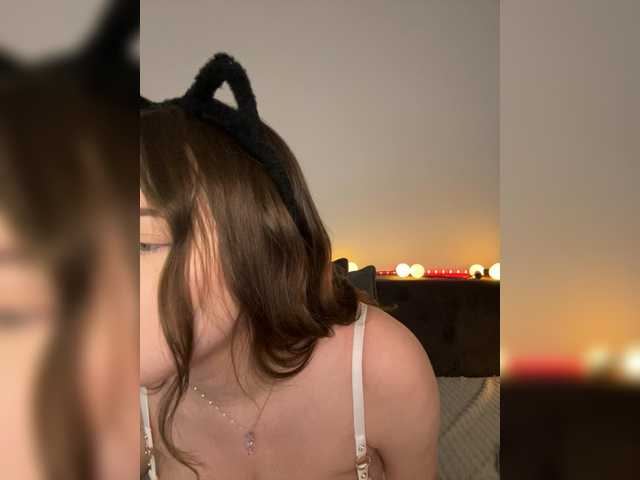 Lisuniyaa live cam on BongaCams