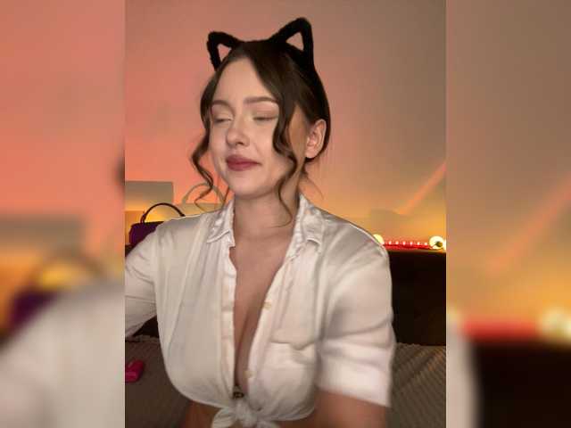 Lisuniyaa live cam on BongaCams