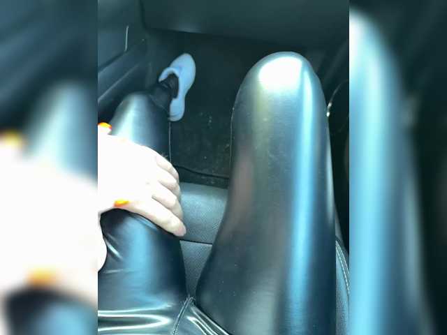 Feet-sweet-little-girl