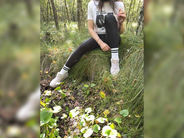 Feet-sweet-little-girl