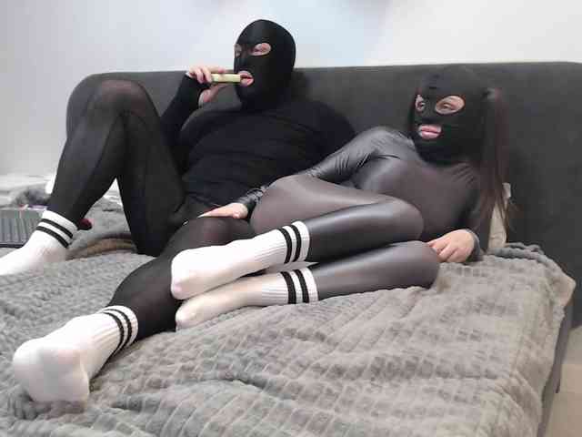 Feet-sweet-little-girl webcam