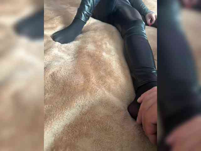 Feet-sweet-little-girl