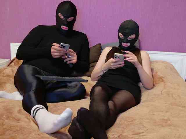 Feet-sweet-little-girl webcam