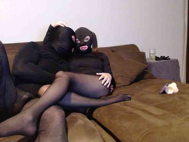 Feet-sweet-little-girl webcam