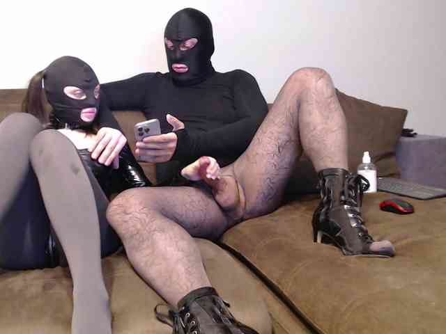 Feet-sweet-little-girl webcam