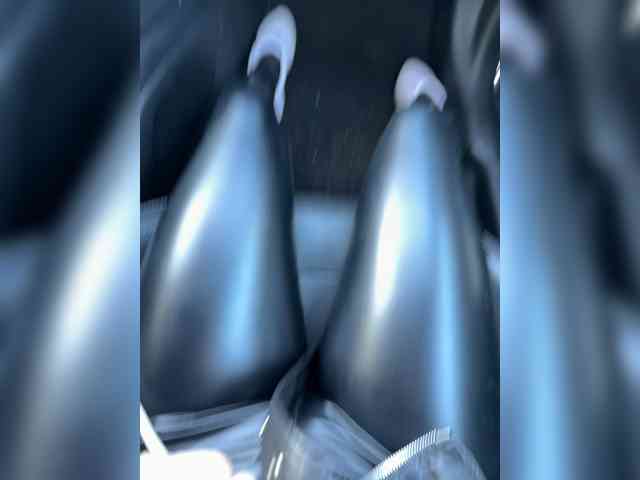Feet-sweet-little-girl webcam