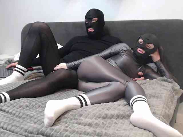 Feet-sweet-little-girl webcam