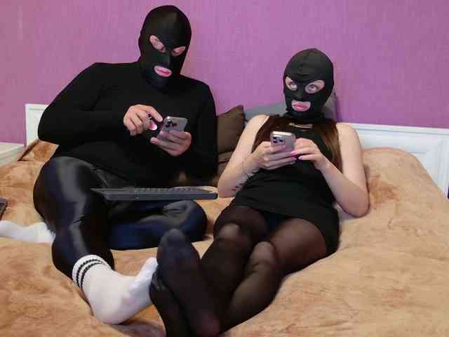 Feet-sweet-little-girl webcam