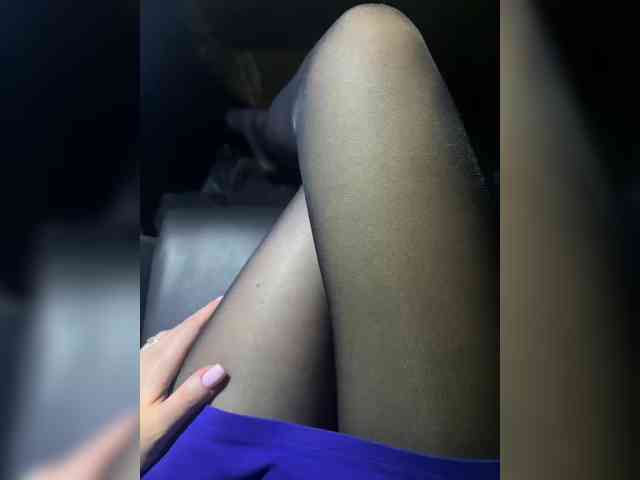 Feet-sweet-little-girl