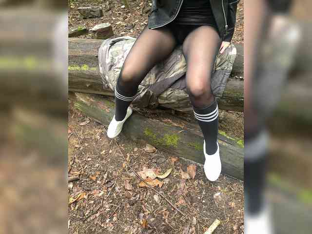 Feet-sweet-little-girl