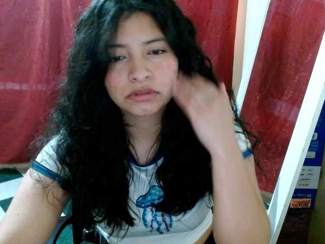 saralo live cam on BongaCams