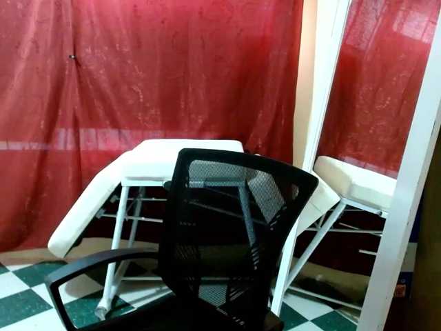 saralo live cam on BongaCams