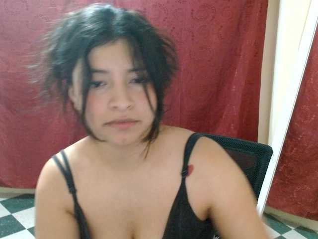 saralo live cam on BongaCams