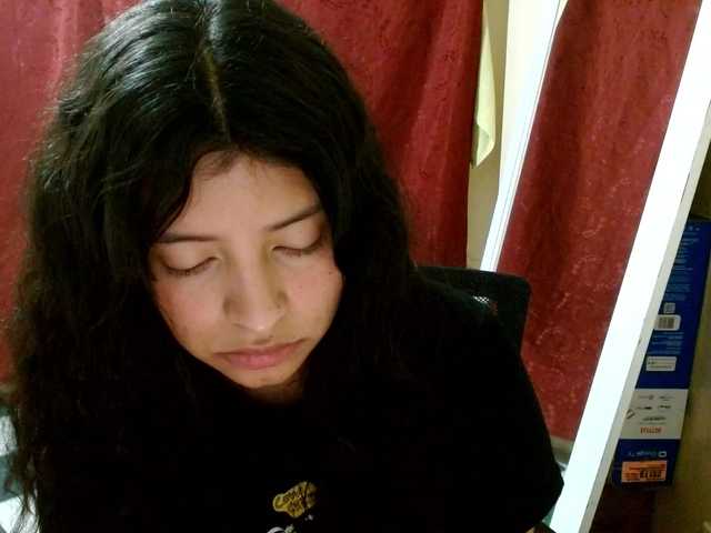saralo live cam on BongaCams
