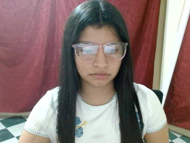 saralo live cam on BongaCams