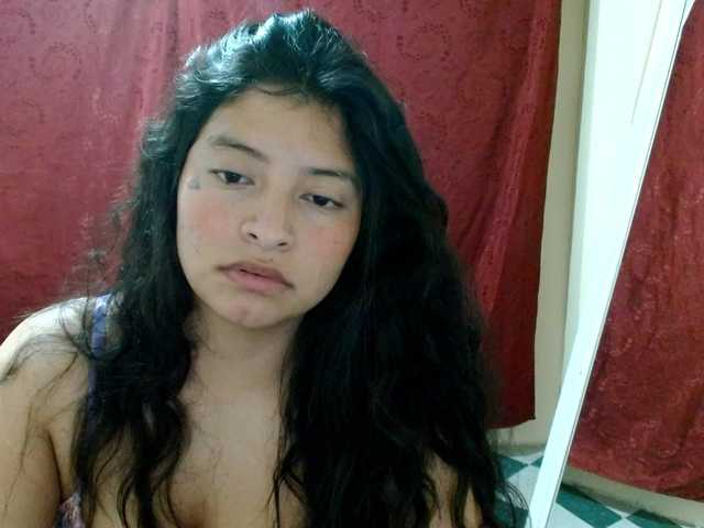 saralo live cam on BongaCams