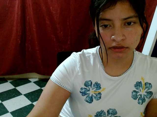 saralo live cam on BongaCams