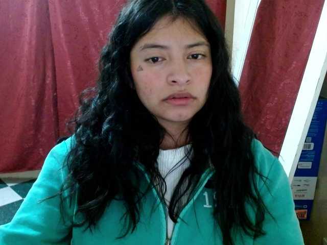 saralo live cam on BongaCams
