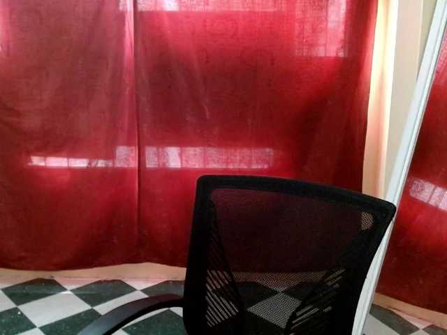 saralo live cam on BongaCams