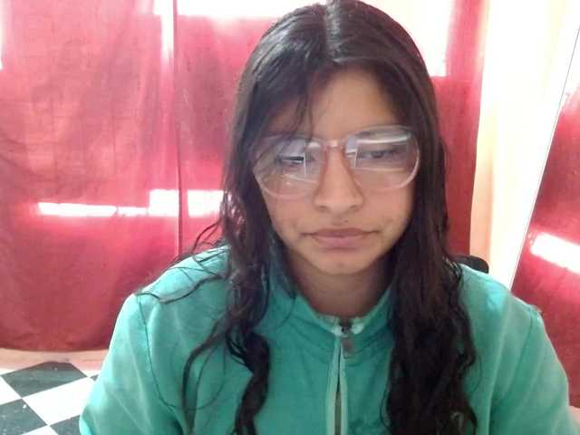 saralo live cam on BongaCams
