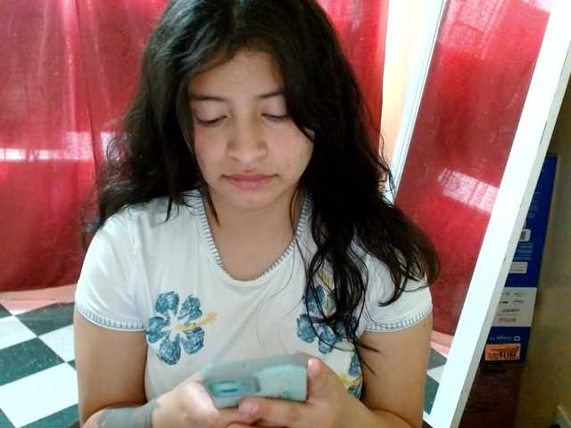 saralo live cam on BongaCams