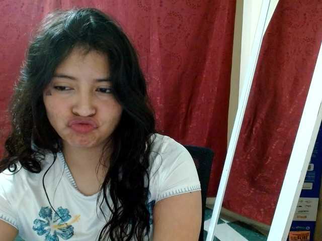 saralo live webcam show