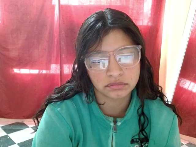 saralo live cam on BongaCams