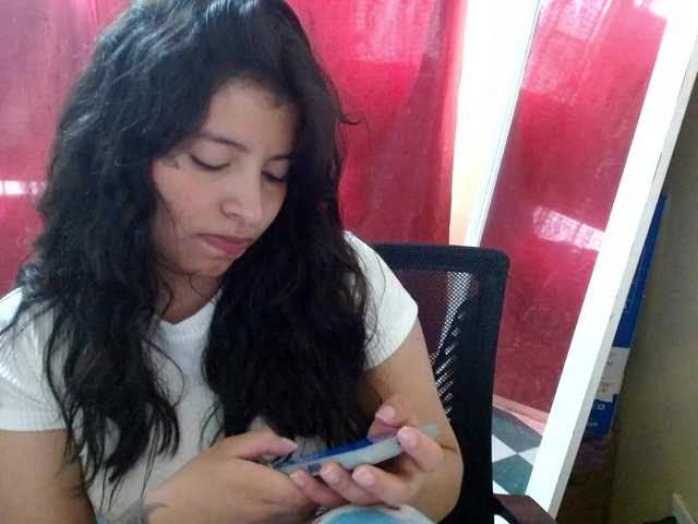saralo live cam on BongaCams