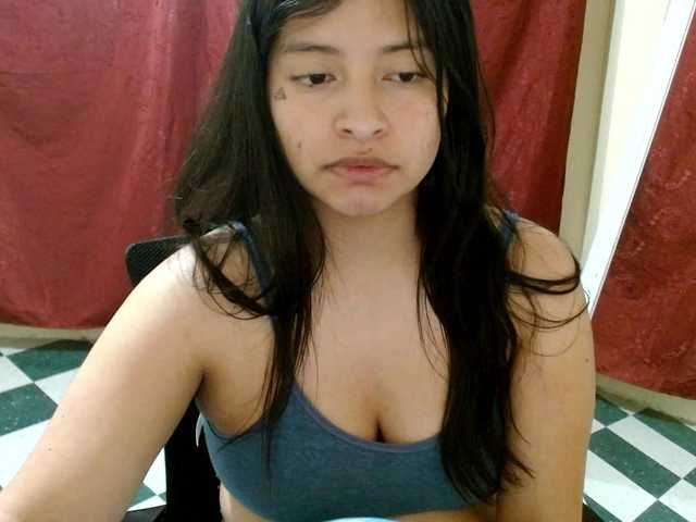 saralo live cam on BongaCams