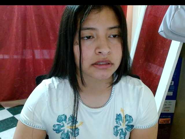 saralo live cam on BongaCams