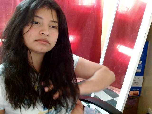 saralo live cam on BongaCams